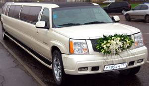 свадебное украшение на авто